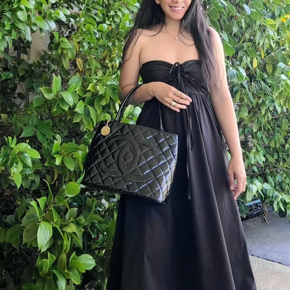 **SOLD**CHANEL Black Quilted Tote